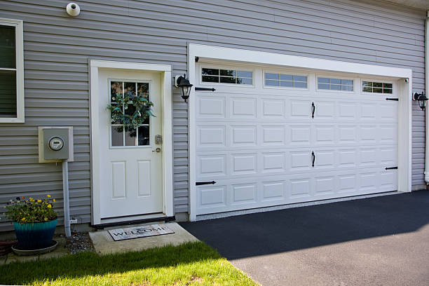 24/7 Emergency Garage Door Panel Replacement experts in Roanoke Rapids, NC